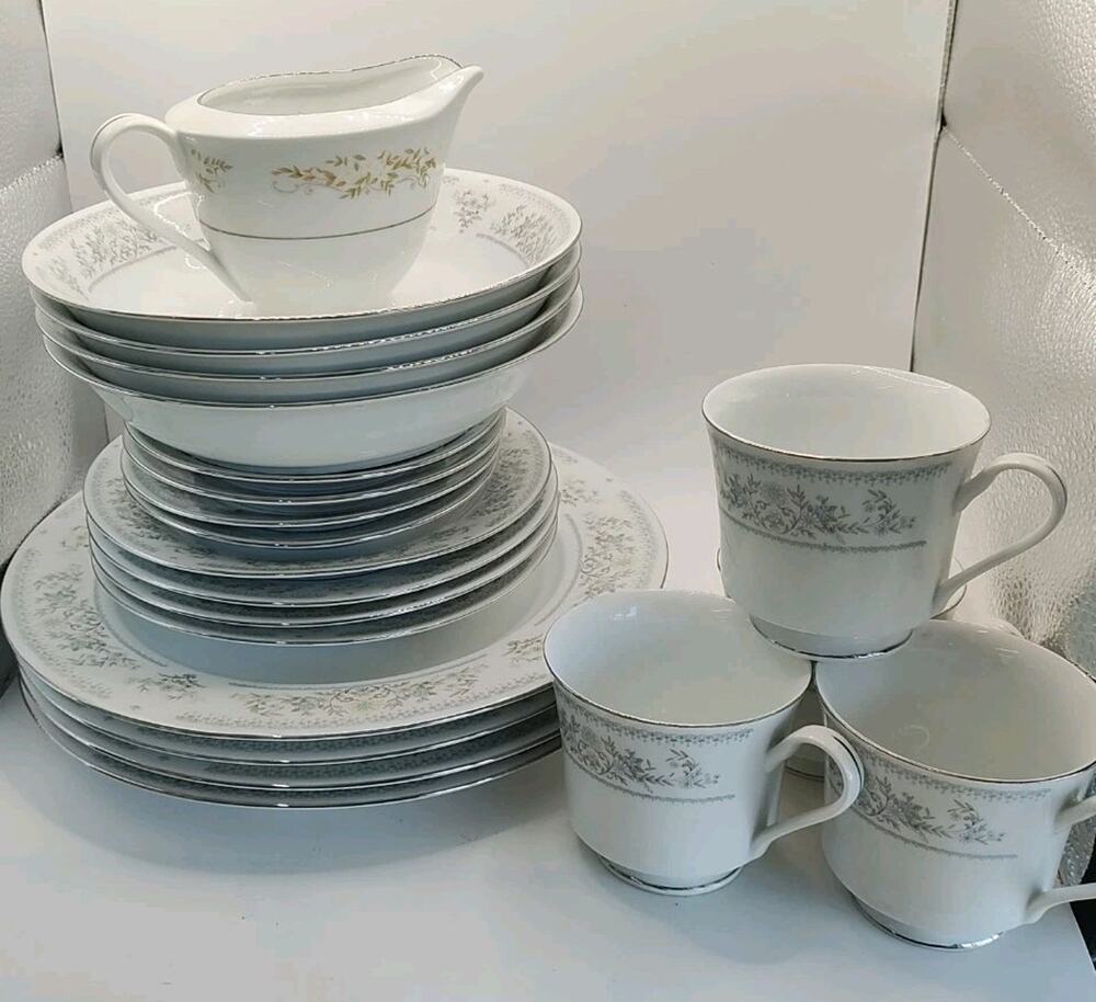 International Silver Co. #326 Springtime pattern 21 Piece Fine China Set Japan